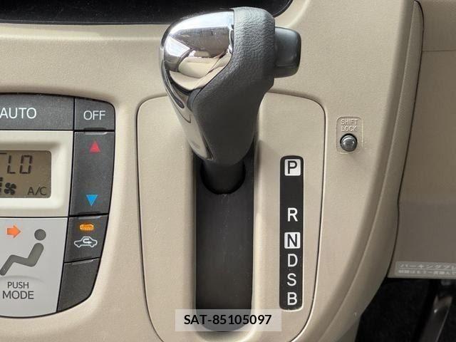 Daihatsu MOVE 2014-02 8880922-24