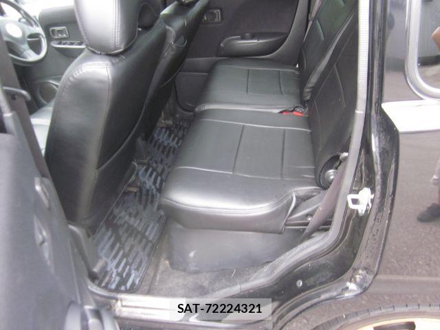 Daihatsu MOVE 2002-03 8208843-17