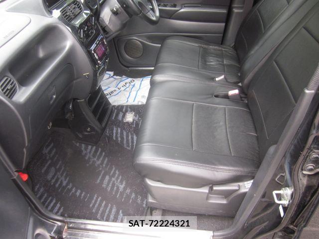 Daihatsu MOVE 2002-03 8208843-23