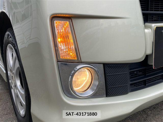 Daihatsu MOVE 2013-06 8355032-10