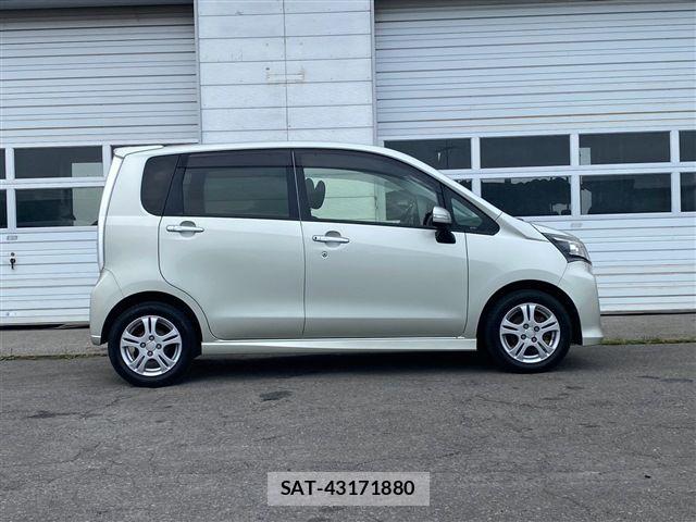 Daihatsu MOVE 2013-06 8355032-3