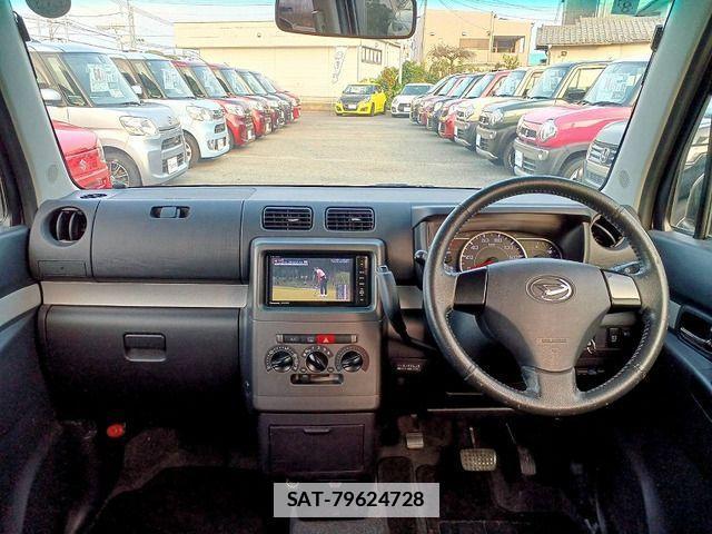 Daihatsu MOVE CONTE 2015-08 1386654-9