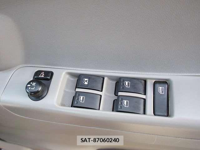 Daihatsu MOVE CONTE 2013-02 4970635-7