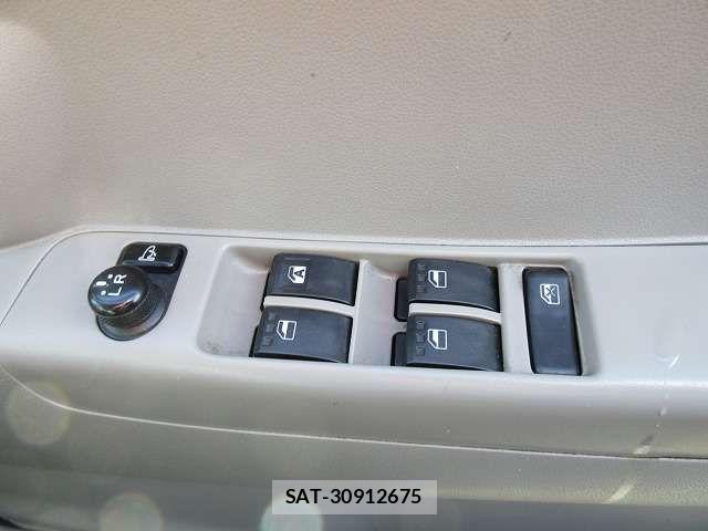 Daihatsu MOVE CONTE 2013-05 4970607-8