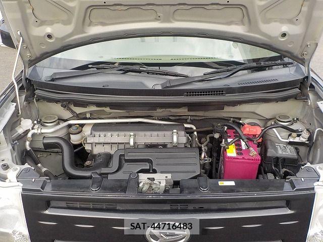 Daihatsu MOVE CONTE 2015-03 5872944-28
