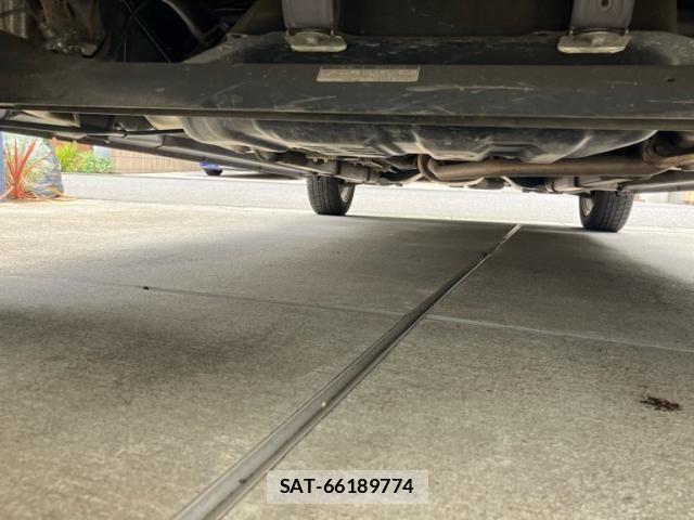 Daihatsu MOVE CONTE 2013-06 7328619-23