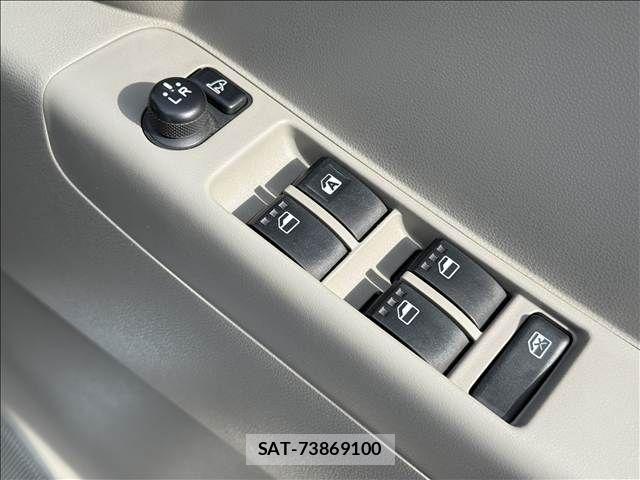 Daihatsu MOVE CONTE 2013-08 7509328-26