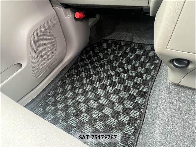 Daihatsu MOVE CONTE 2013-07 7618344-24