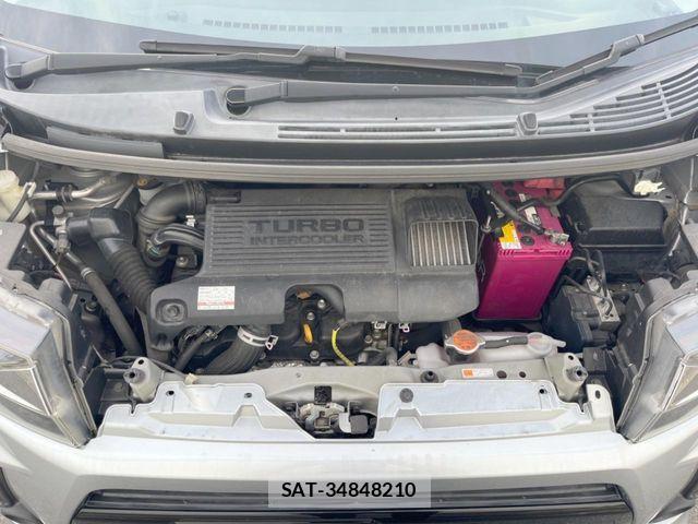 Daihatsu MOVE CUSTOM 2018-03 7358896-19