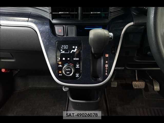 Daihatsu MOVE CUSTOM 2015-04 7962719-11