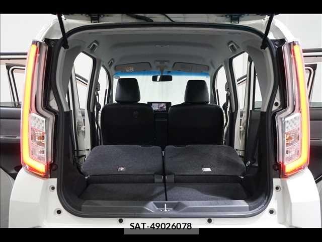 Daihatsu MOVE CUSTOM 2015-04 7962719-18