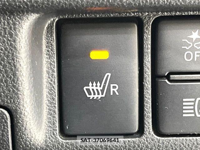 Daihatsu MOVE CUSTOM 2018-01 8230942-7