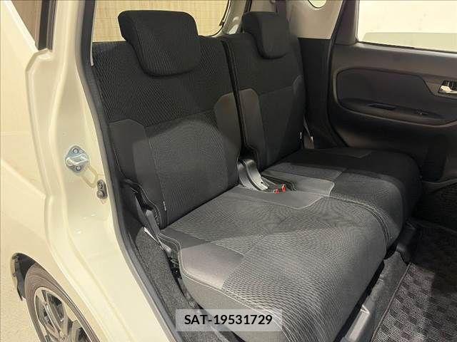Daihatsu MOVE CUSTOM 2017-04 8627870-8