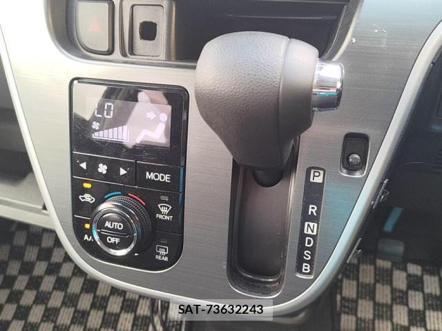 Daihatsu MOVE CUSTOM 2015-05 8686036-14