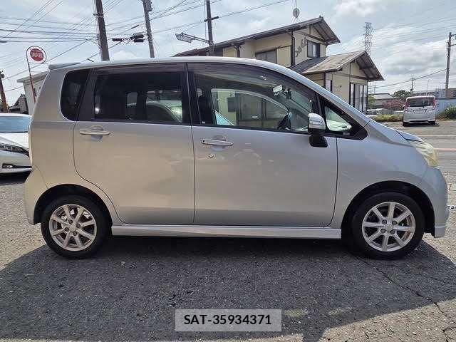 Daihatsu MOVE CUSTOM 2011-11 8830550-10
