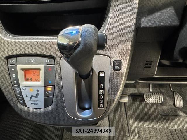 Daihatsu MOVE CUSTOM 2013-12 8880966-26