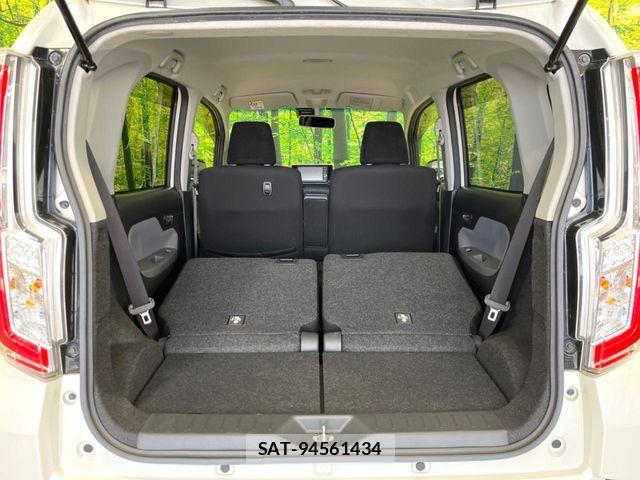 Daihatsu MOVE CUSTOM 2016-01 7501728-9