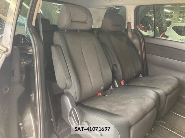 Mazda MPV 2012-06 7328641-16