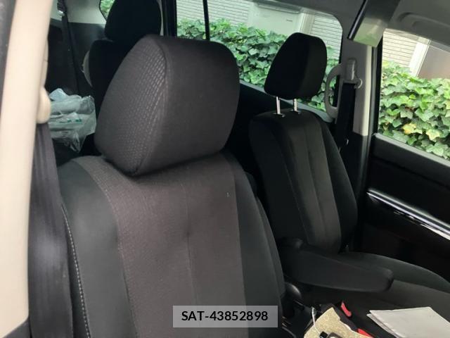 Mazda MPV 2013-02 7328645-17