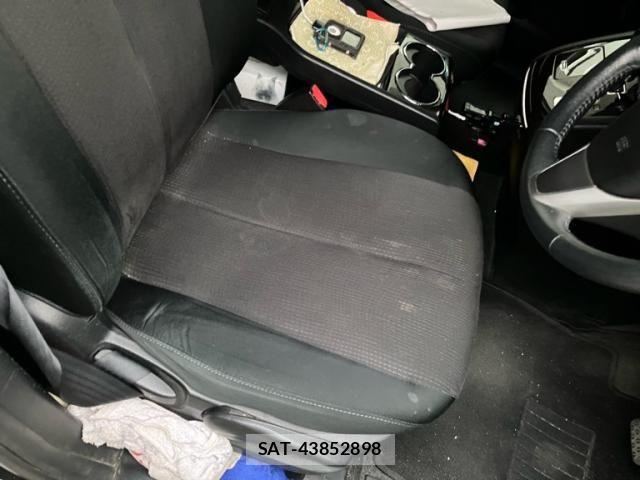 Mazda MPV 2013-02 7328645-18
