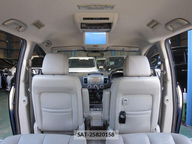 Mazda MPV 2009-06 7358905-20