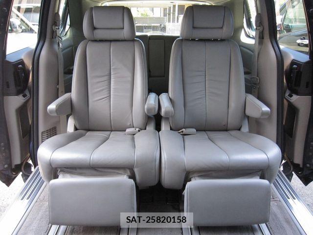 Mazda MPV 2009-06 7358905-24