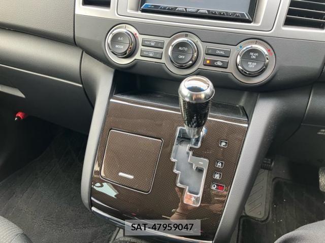 Mazda MPV 2012-02 7456084-17