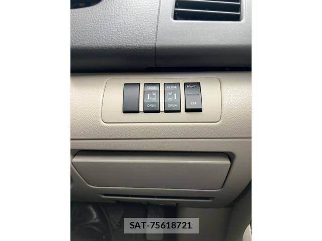 Mazda MPV 2006-05 7618384-14