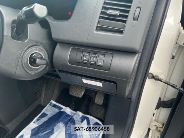 Mazda MPV 2010-02 7618386-25