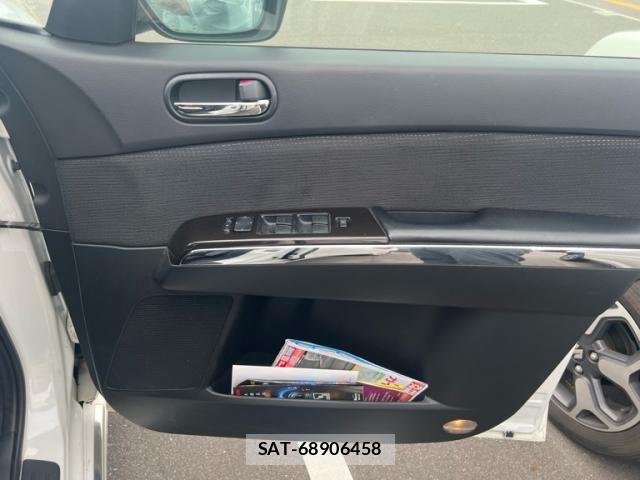 Mazda MPV 2010-02 7618386-26