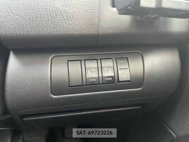 Mazda MPV 2009-11 7726148-17