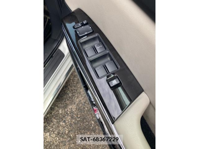 Mazda MPV 2012-11 8336927-12