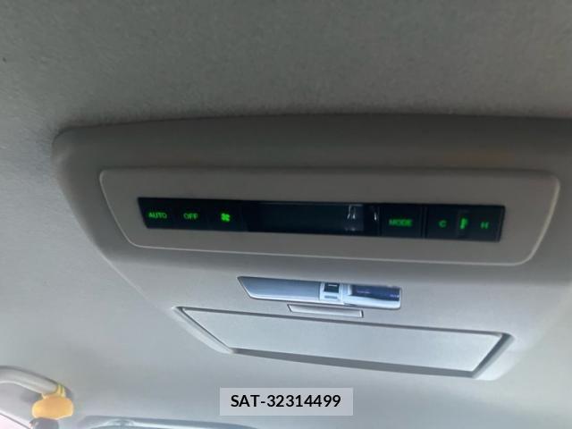 Mazda MPV 2010-08 8336928-27