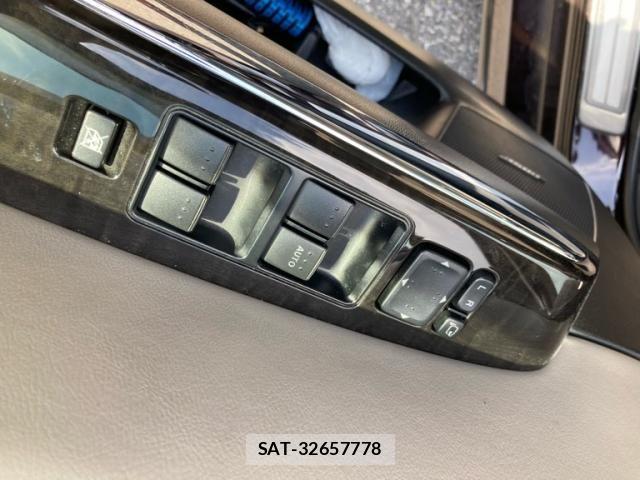 Mazda MPV 2011-07 8367300-11