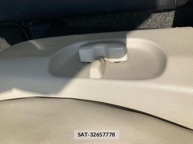 Mazda MPV 2011-07 8367300-12