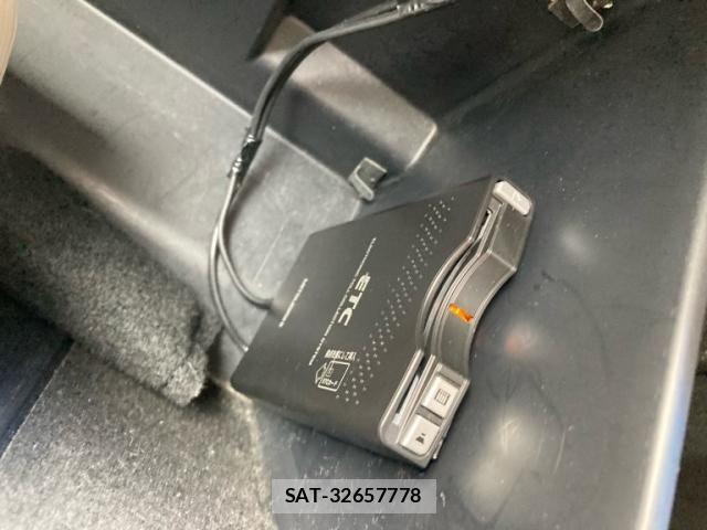 Mazda MPV 2011-07 8367300-19