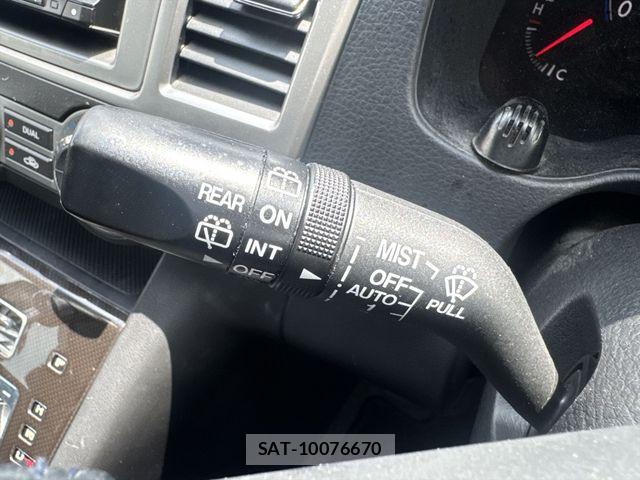 Mazda MPV 2014-03 8367301-23