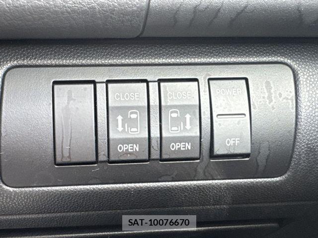 Mazda MPV 2014-03 8367301-29