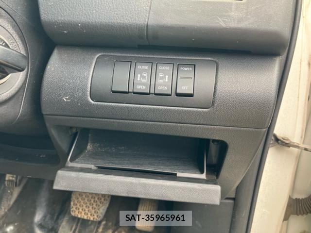 Mazda MPV 2013-08 8562826-17