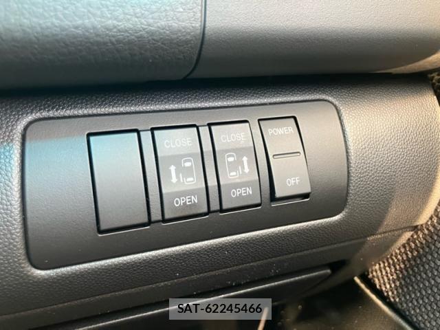 Mazda MPV 2007-09 8562822-10