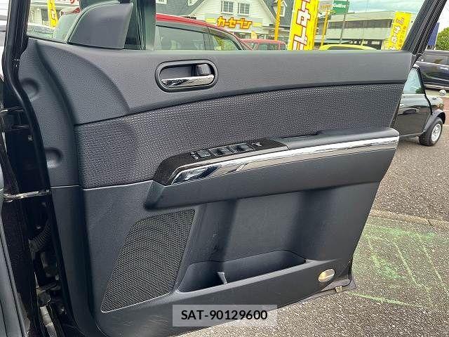 Mazda MPV 2012-07 8660436-12