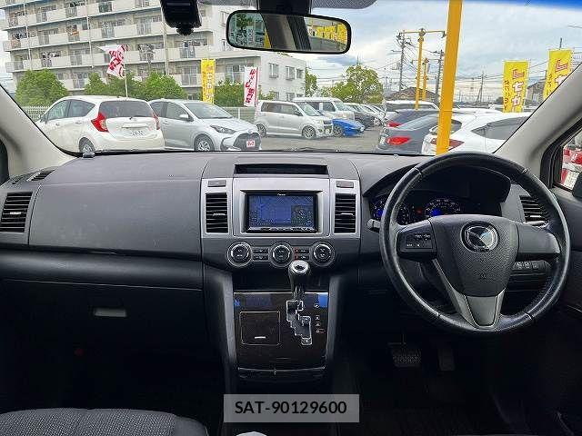Mazda MPV 2012-07 8660436-13