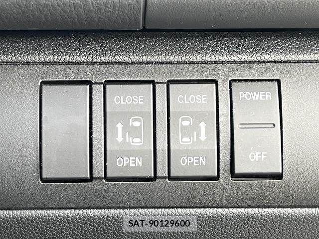 Mazda MPV 2012-07 8660436-20