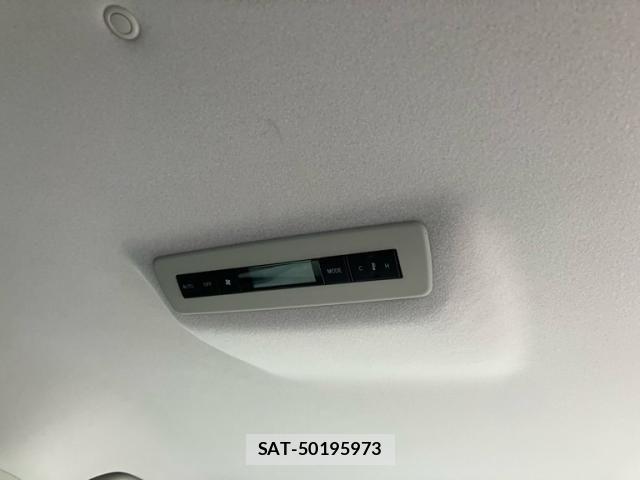 Mazda MPV 2008-05 8744396-12