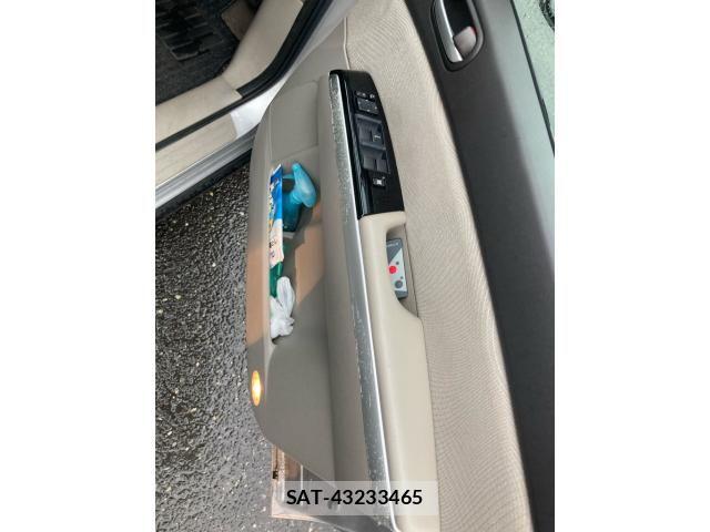 Mazda MPV 2009-07 8830580-11