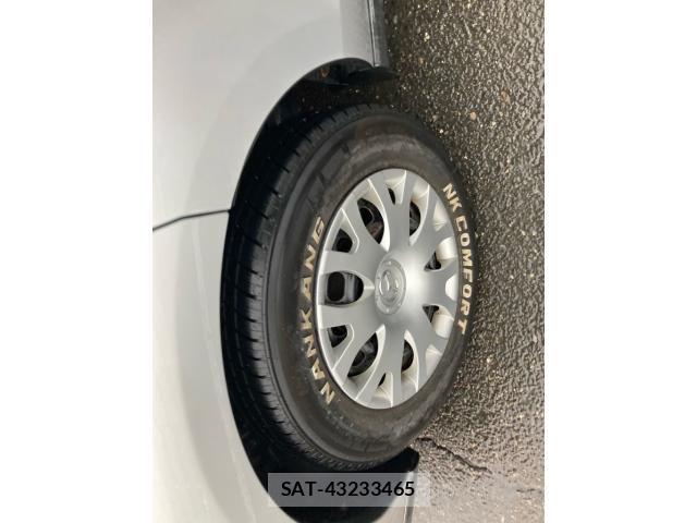 Mazda MPV 2009-07 8830580-4
