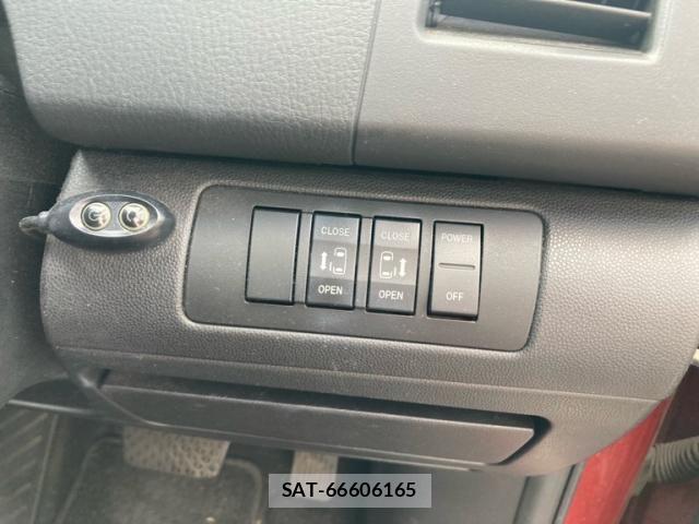 Mazda MPV 2008-02 8830579-16