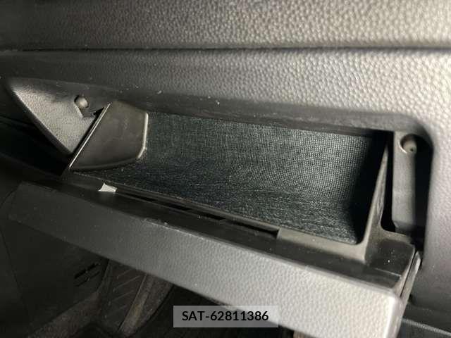 Mazda MPV 2013-07 8830578-18