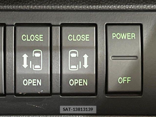 Mazda MPV 2014-11 8871552-3