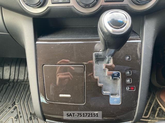 Mazda MPV 2014-06 1717723-24